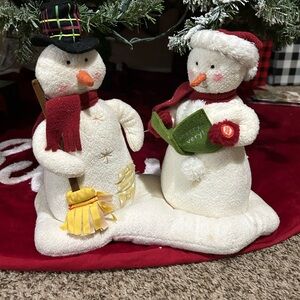 Jingle Pals!  Charming Snowman Duo with Red and Green Accents